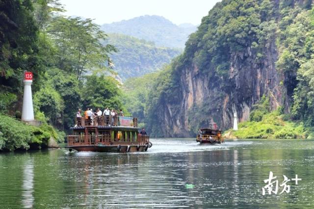 游覽湟川三峽，享連州秀美風(fēng)光。梁素雅 攝