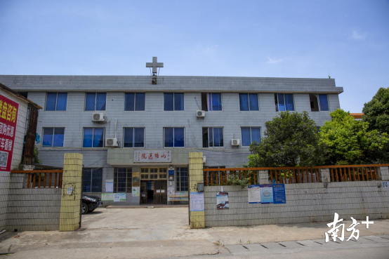 山塘醫(yī)院屬連州市醫(yī)療集團(tuán)總院大路邊鎮(zhèn)分院。