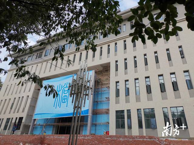 位于連州市青少年宮北側(cè)的連州市檔案館新館。