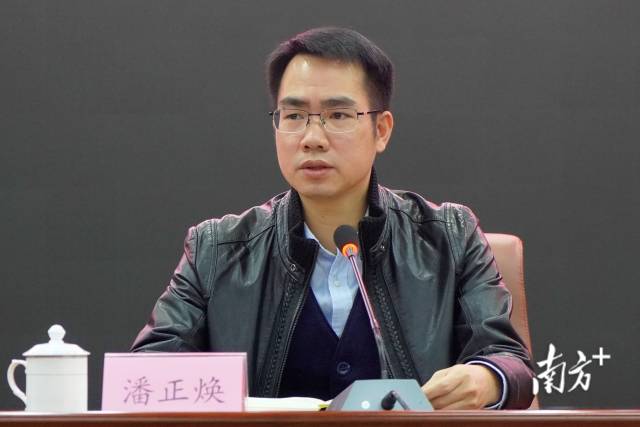 連州市委書記潘正煥提出，要始終切實(shí)把疫情防控當(dāng)作重點(diǎn)工作來抓，嚴(yán)防輸入性風(fēng)險(xiǎn)。張曉欣 攝
