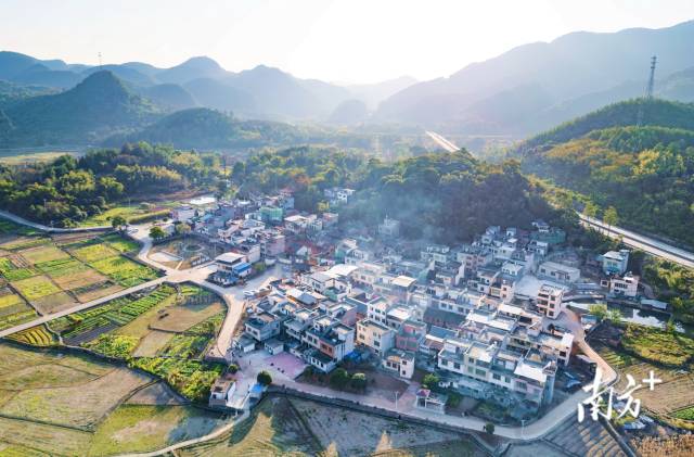 萬家村風(fēng)貌。梁崇杰  攝