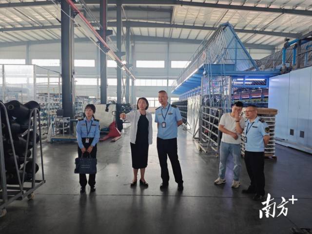 服務(wù)團隊深入企業(yè)一線指導(dǎo)數(shù)據(jù)知識產(chǎn)權(quán)保護工作。